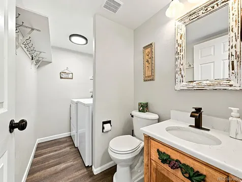 5571 S Yakima Street Aurora CO 80015