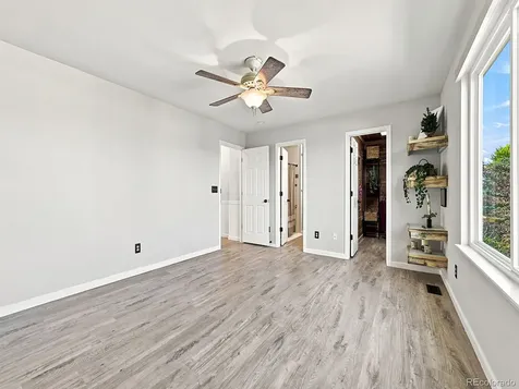5571 S Yakima Street Aurora CO 80015