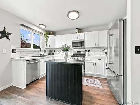 5571 S Yakima Street Aurora CO 80015
