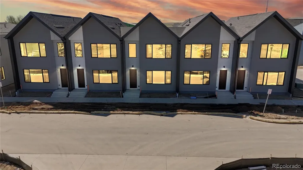 913 Edge Circle Longmont CO 80501