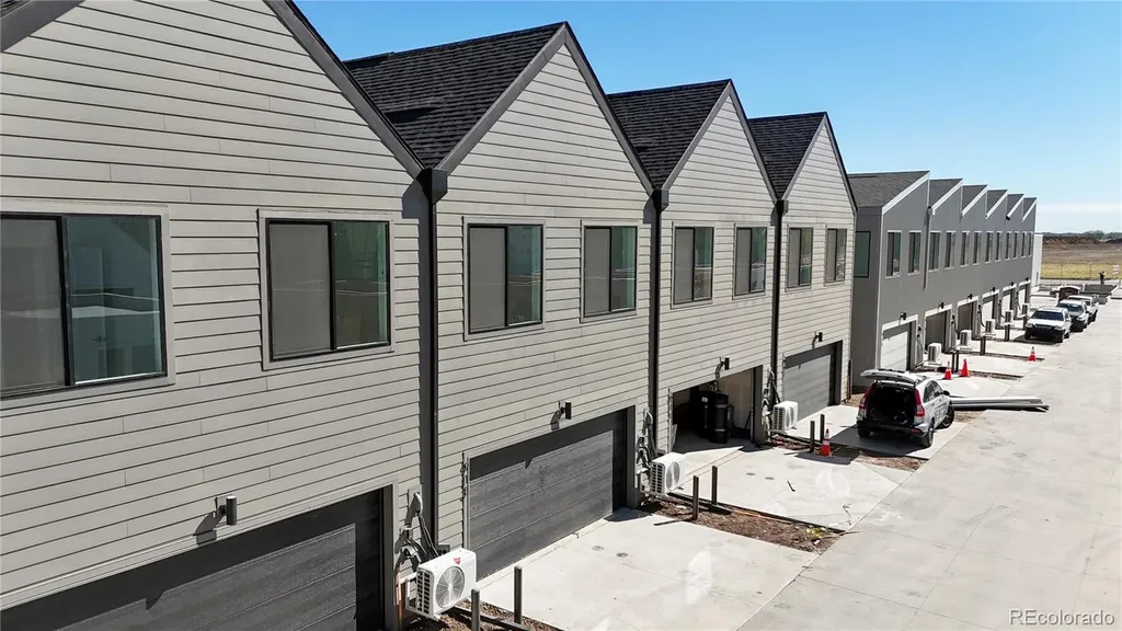 913 Edge Circle Longmont CO 80501