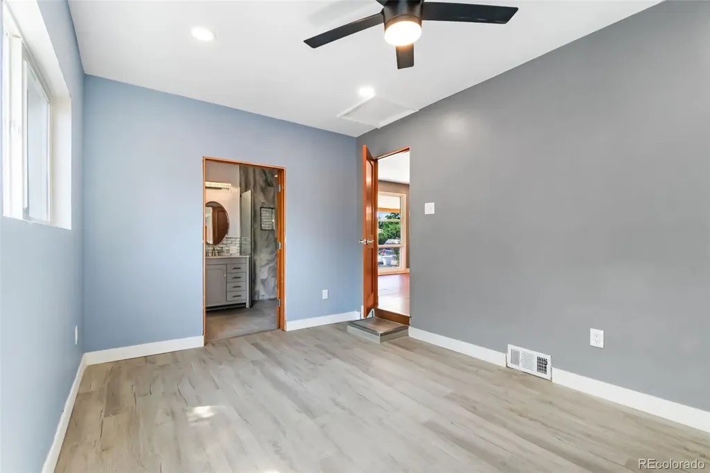 886 Kingston Street Aurora CO 80010