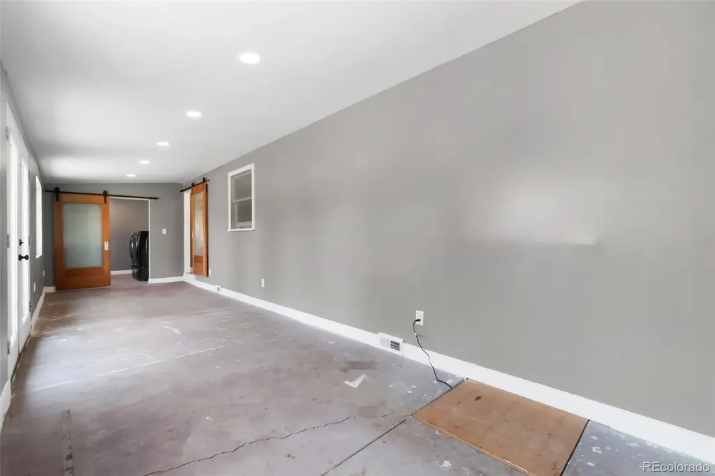 886 Kingston Street Aurora CO 80010