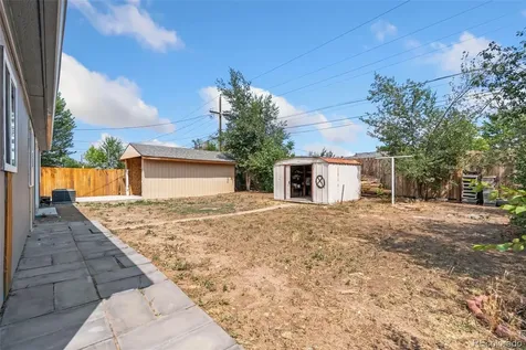 886 Kingston Street Aurora CO 80010