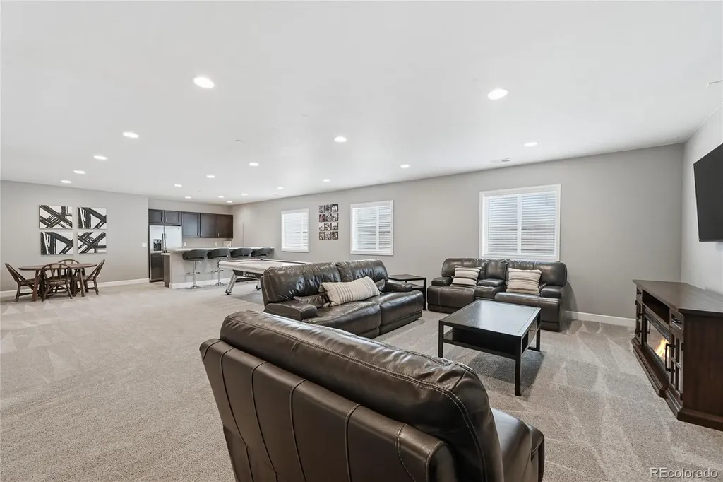 6449 Village Lane Centennial CO 80111