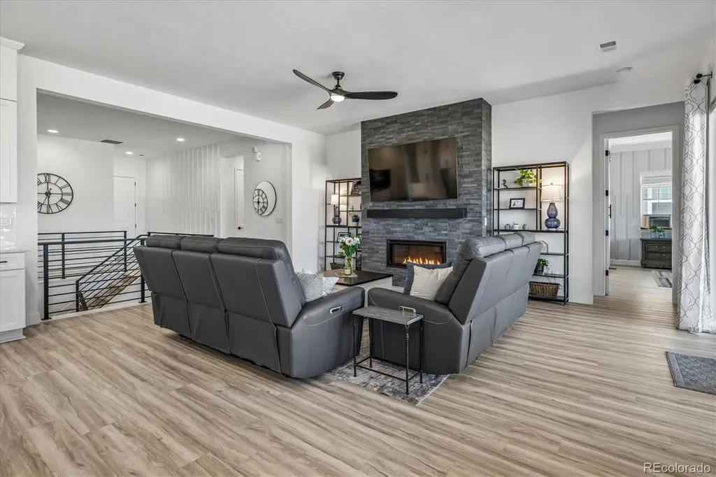 8985 Chalk Creek Place Littleton CO 80125