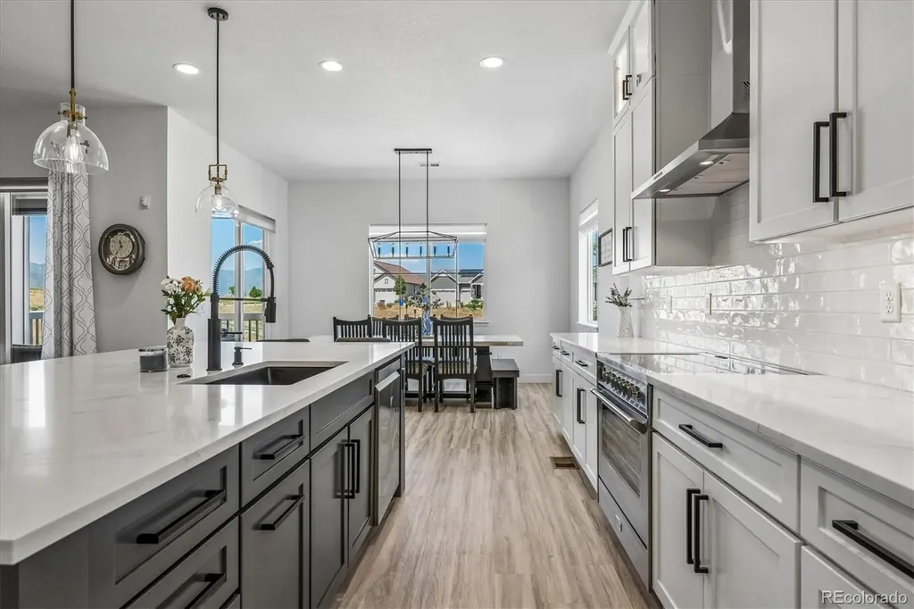 8985 Chalk Creek Place Littleton CO 80125