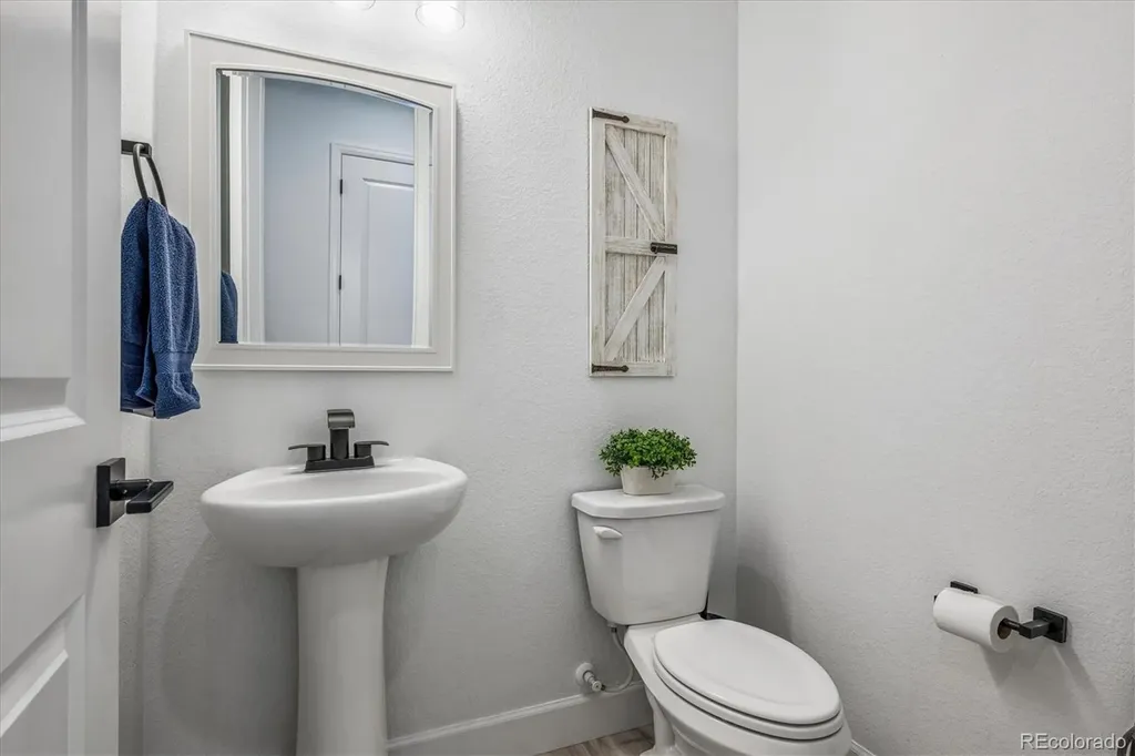 8985 Chalk Creek Place Littleton CO 80125