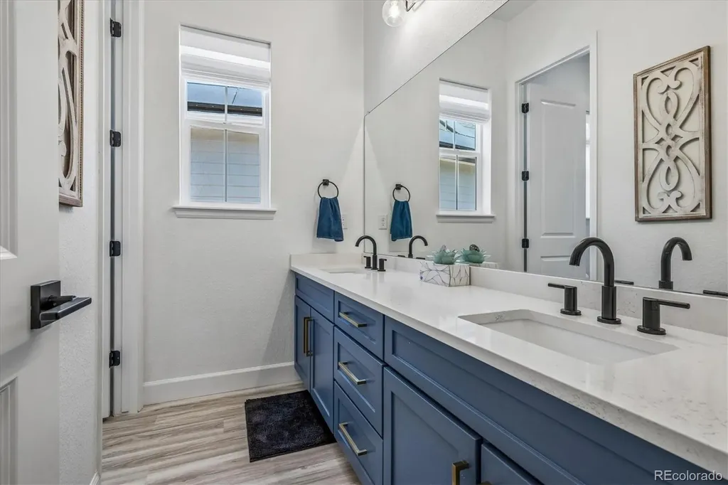 8985 Chalk Creek Place Littleton CO 80125
