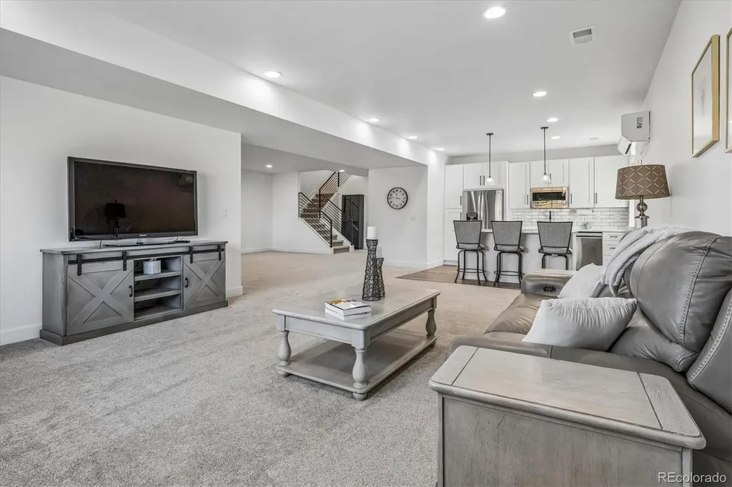 8985 Chalk Creek Place Littleton CO 80125