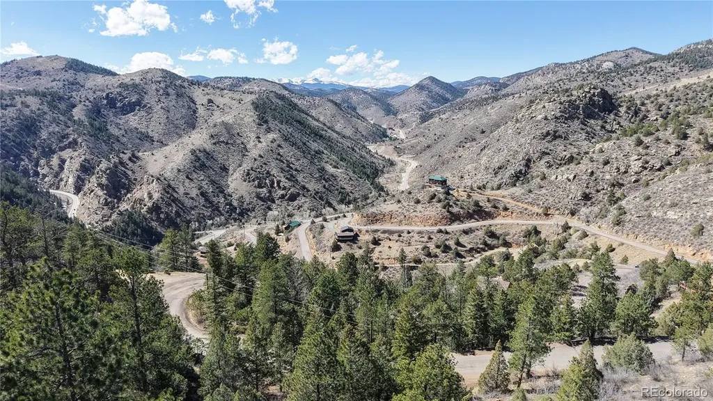 2050 Coyote Spur Golden CO 80403