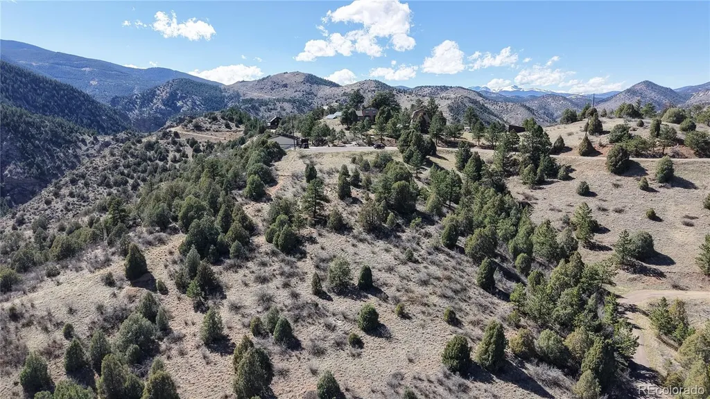 2050 Coyote Spur Golden CO 80403