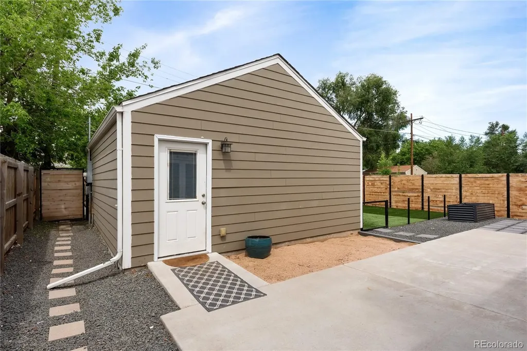 2615 Pontiac Street Denver CO 80207