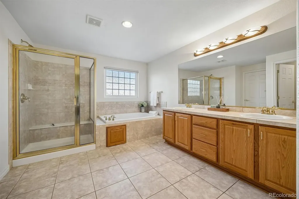 6578 S Rifle Way Aurora CO 80016