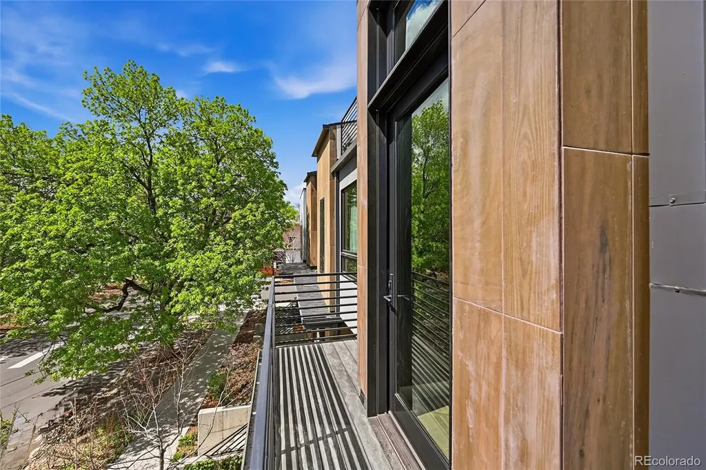 2483 W Caithness Place Denver CO 80211