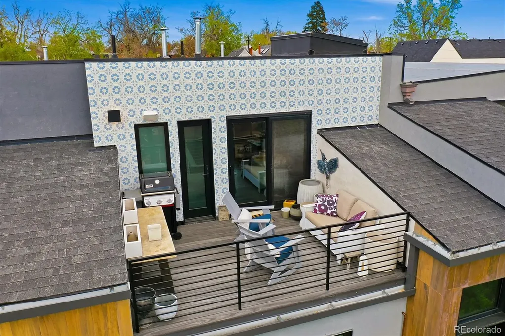 2483 W Caithness Place Denver CO 80211