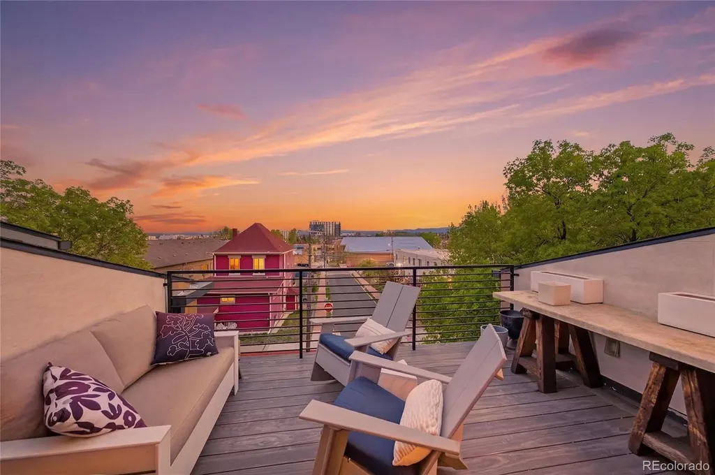2483 W Caithness Place Denver CO 80211