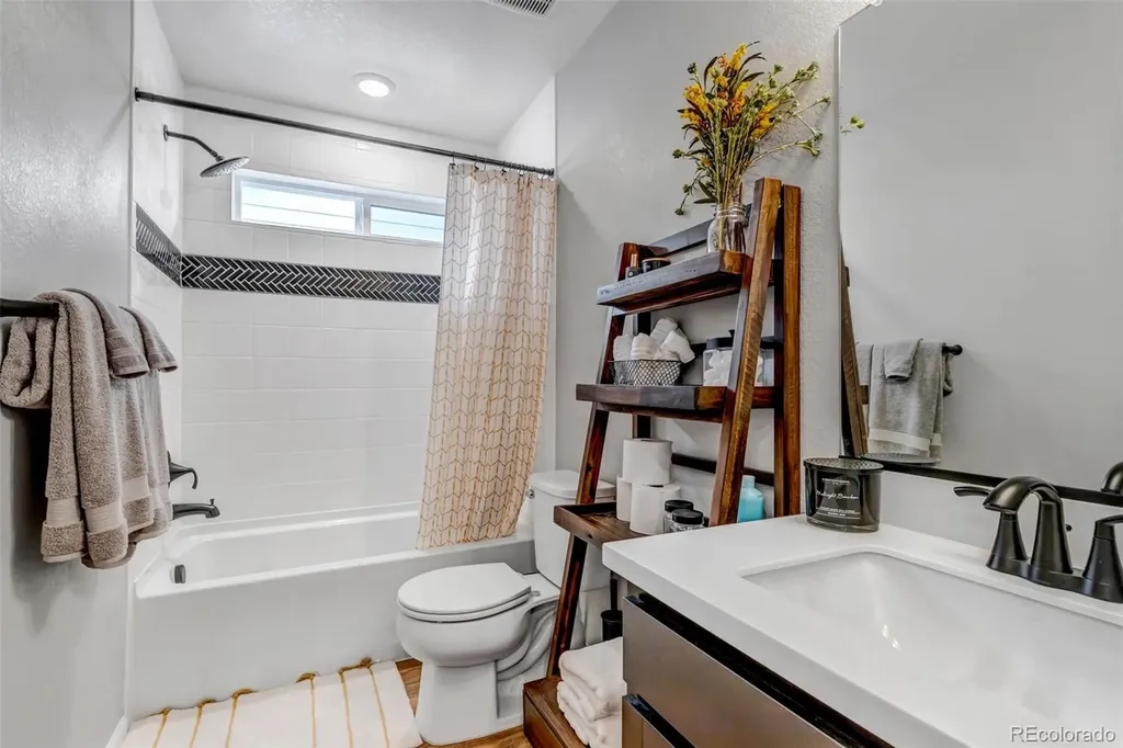 2428 Yukon Drive Longmont CO 80504