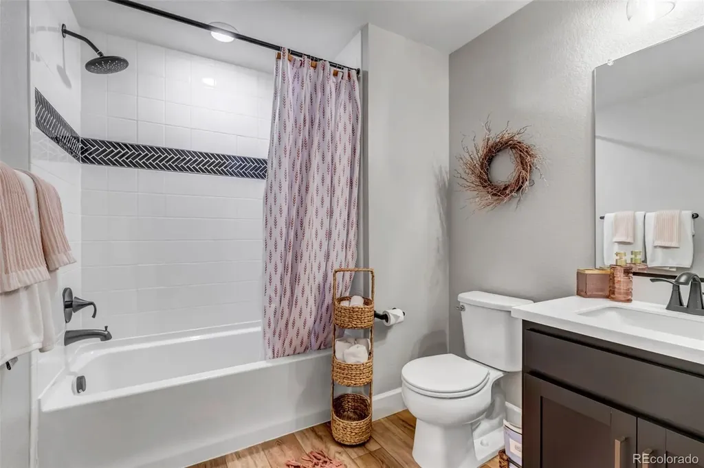 2428 Yukon Drive Longmont CO 80504