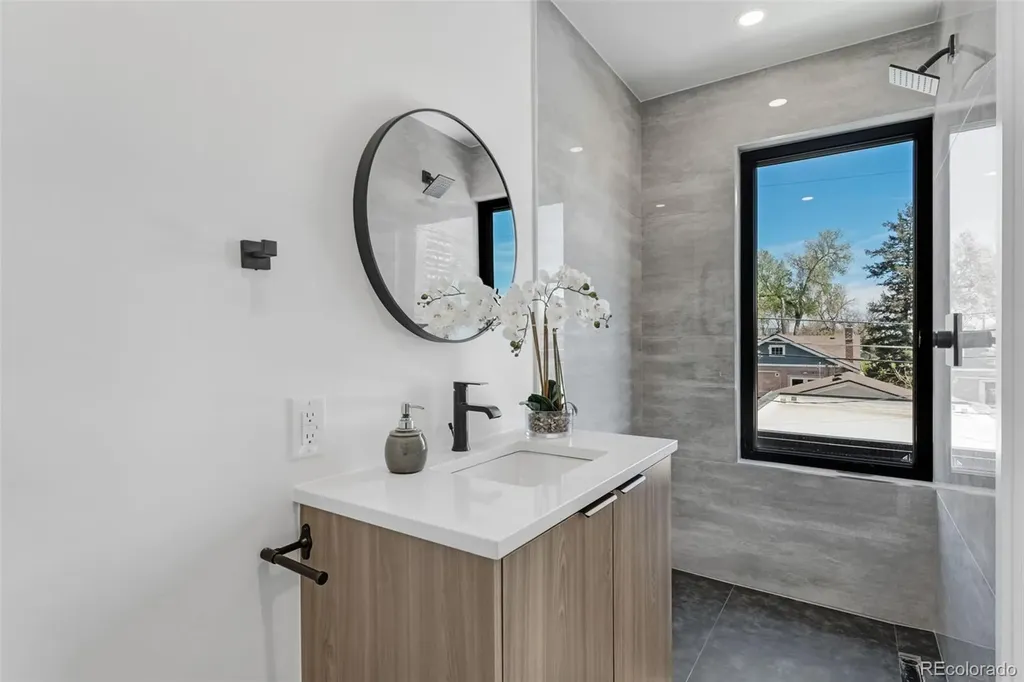 1446 Stuart Street Denver CO 80204