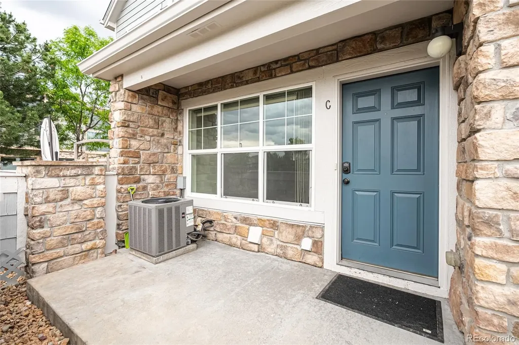 23501 E Alamo Place Aurora CO 80016