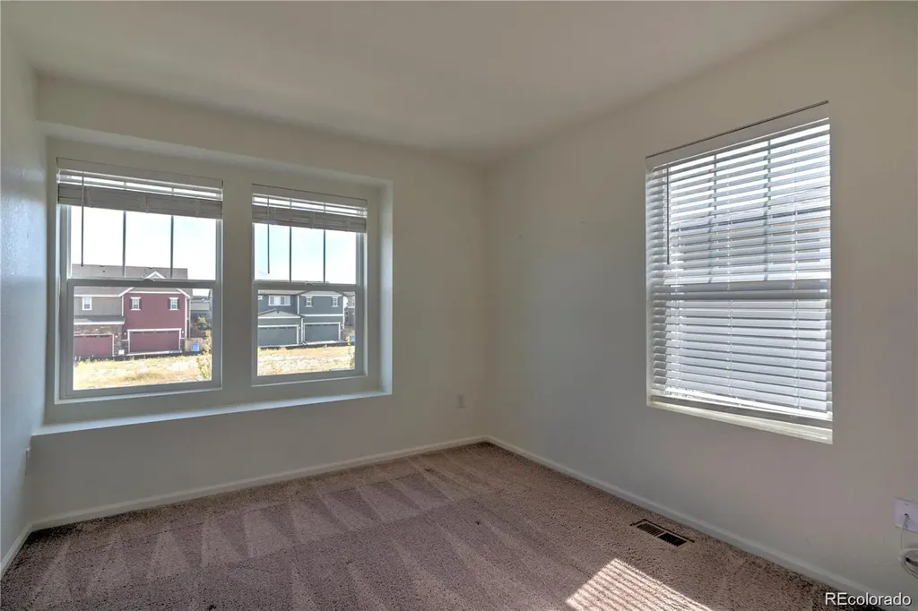 6253 N Liverpool Street Aurora CO 80019