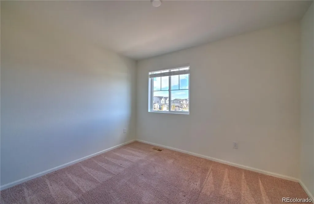 6253 N Liverpool Street Aurora CO 80019