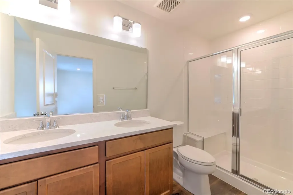 6253 N Liverpool Street Aurora CO 80019
