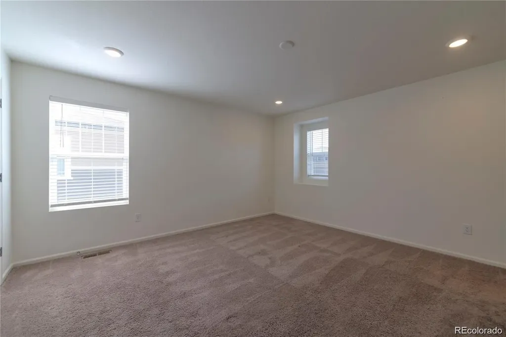 6253 N Liverpool Street Aurora CO 80019