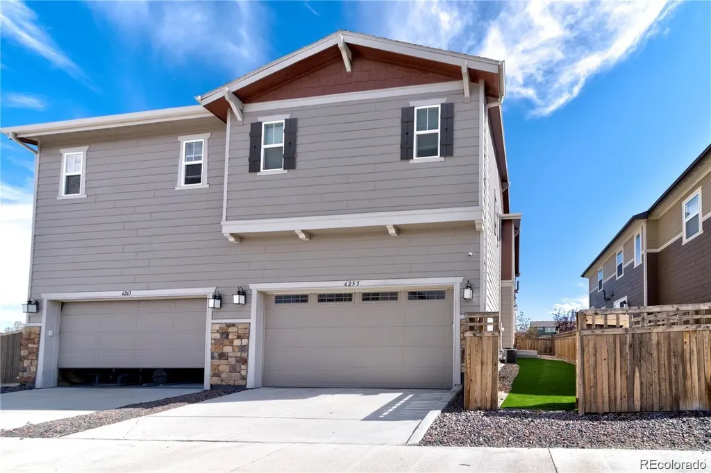 6253 N Liverpool Street Aurora CO 80019