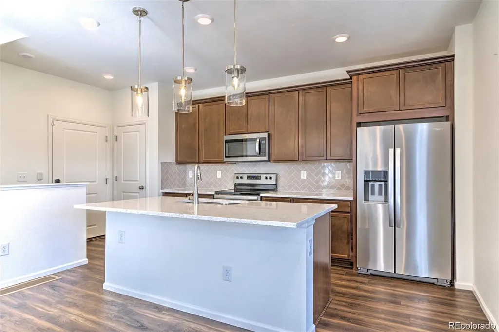 6253 N Liverpool Street Aurora CO 80019