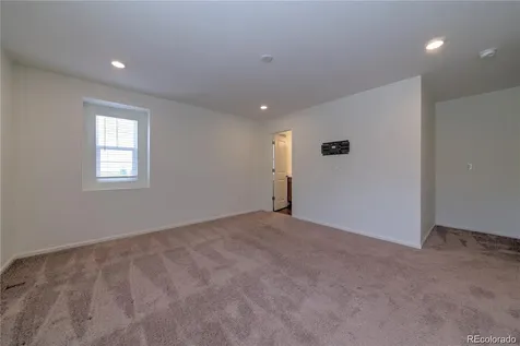 6253 N Liverpool Street Aurora CO 80019