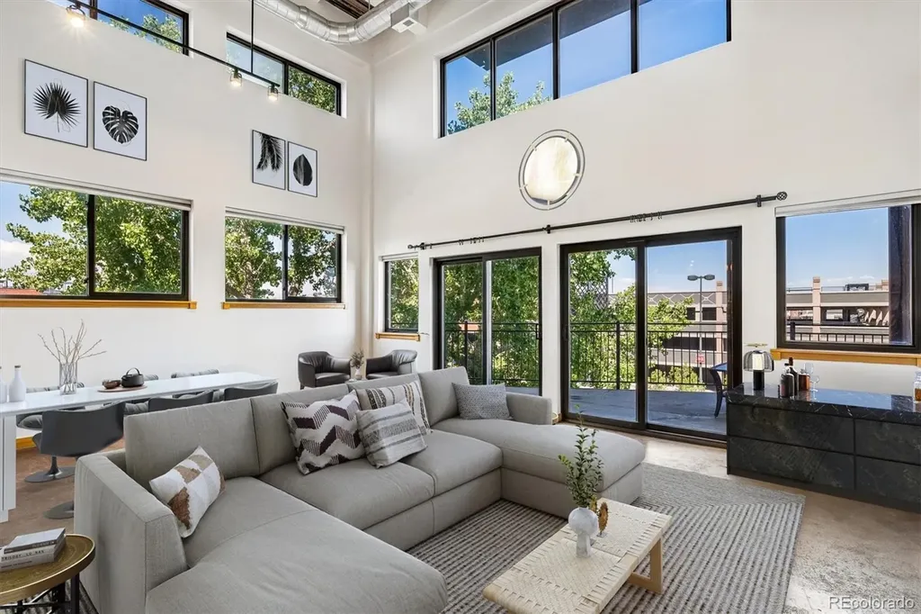 2715 Blake Street Denver CO 80205