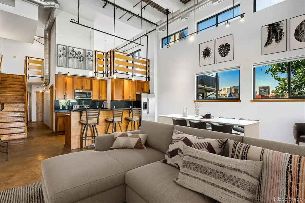 2715 Blake Street Denver CO 80205