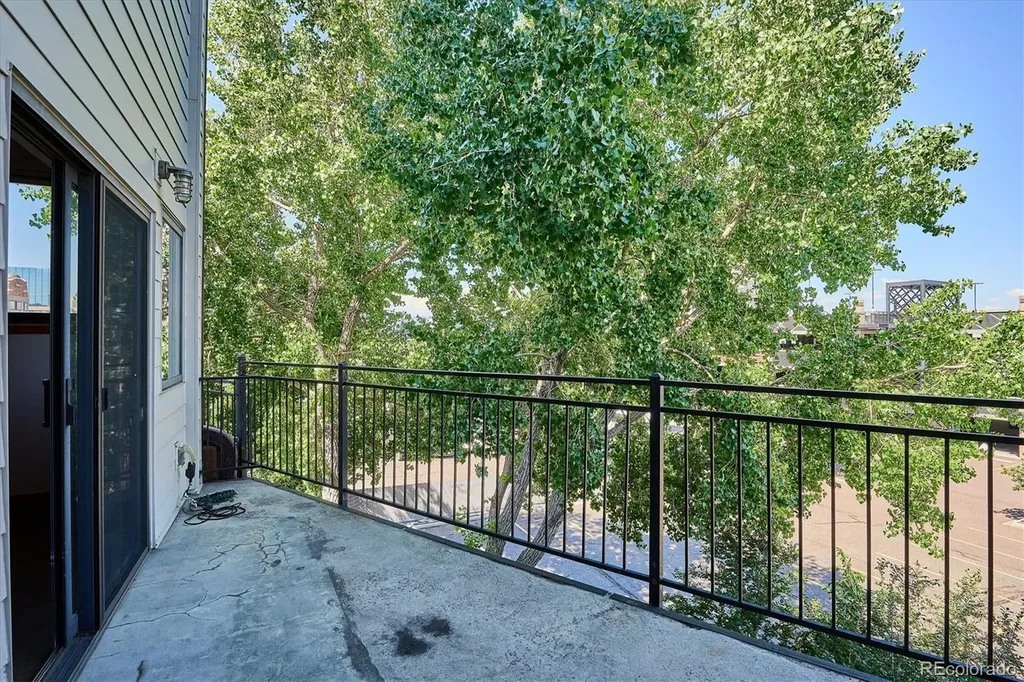 2715 Blake Street Denver CO 80205