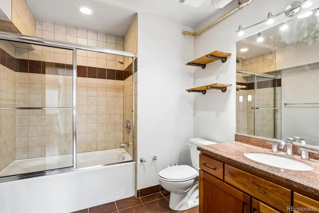 2715 Blake Street Denver CO 80205
