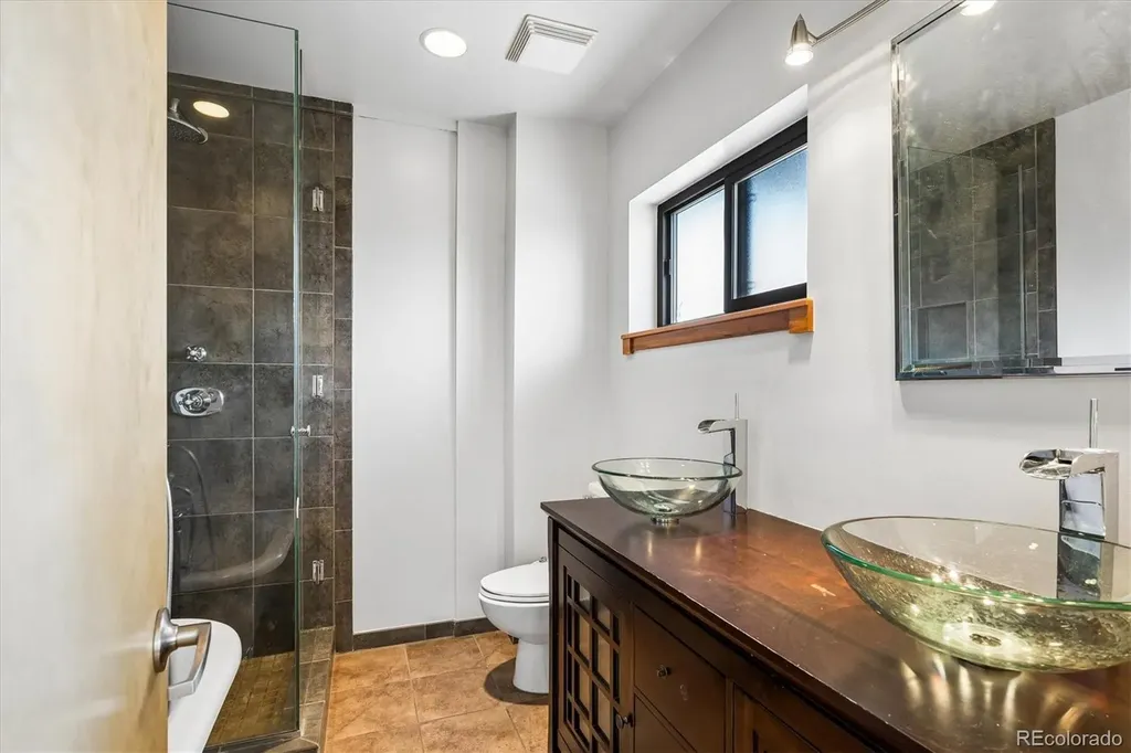 2715 Blake Street Denver CO 80205