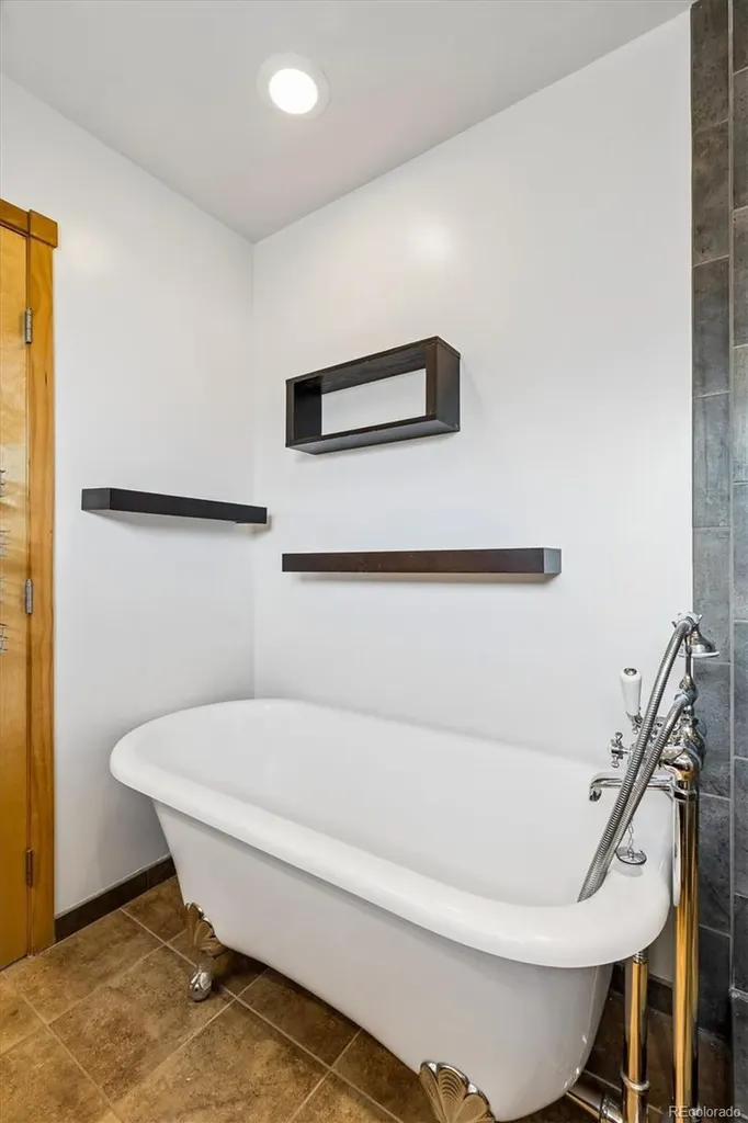 2715 Blake Street Denver CO 80205