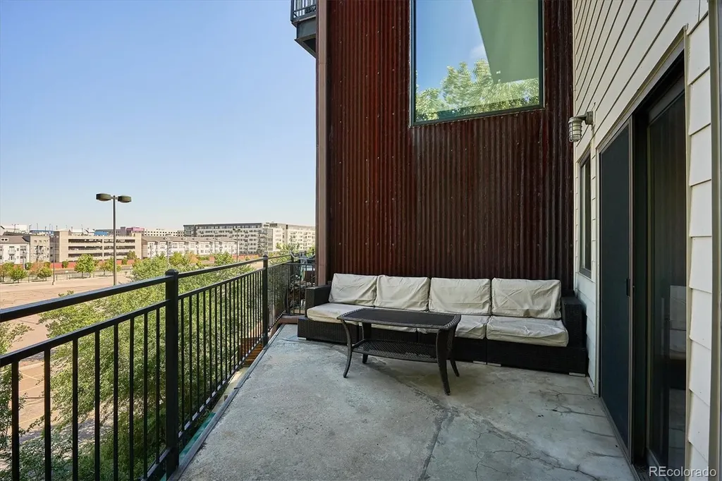 2715 Blake Street Denver CO 80205