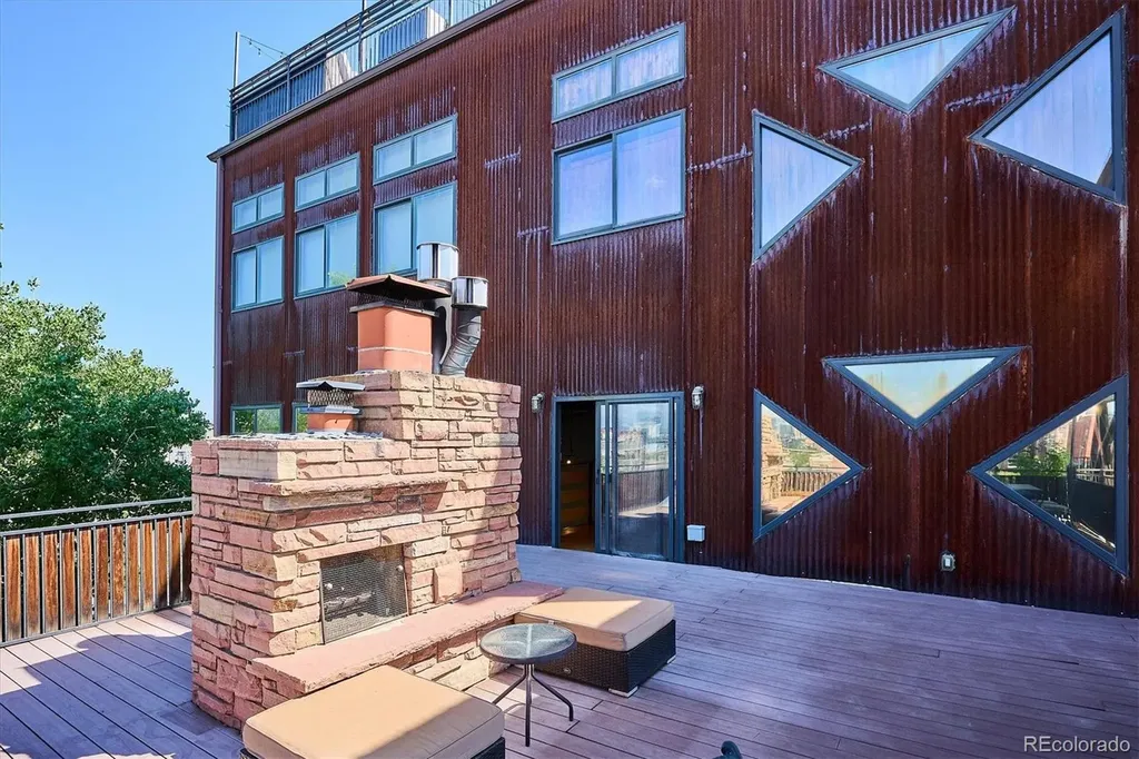 2715 Blake Street Denver CO 80205