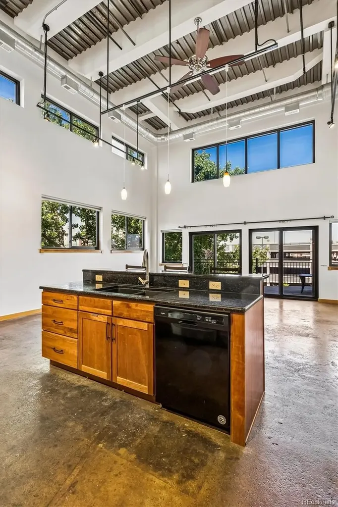2715 Blake Street Denver CO 80205