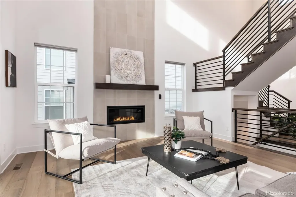 6689 S Vandriver Way Aurora CO 80016