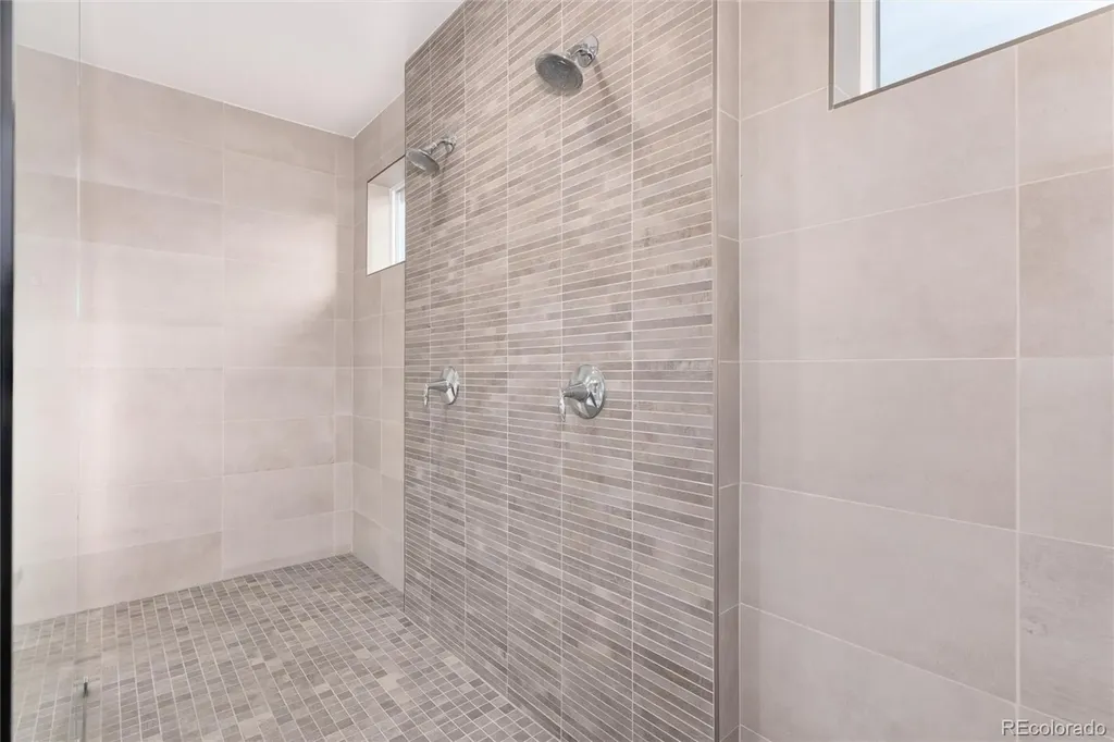 6689 S Vandriver Way Aurora CO 80016