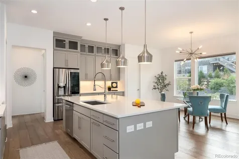 6689 S Vandriver Way Aurora CO 80016