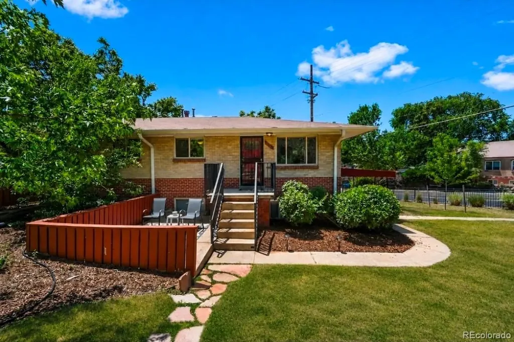 3286 W Fairview Place Denver CO 80211
