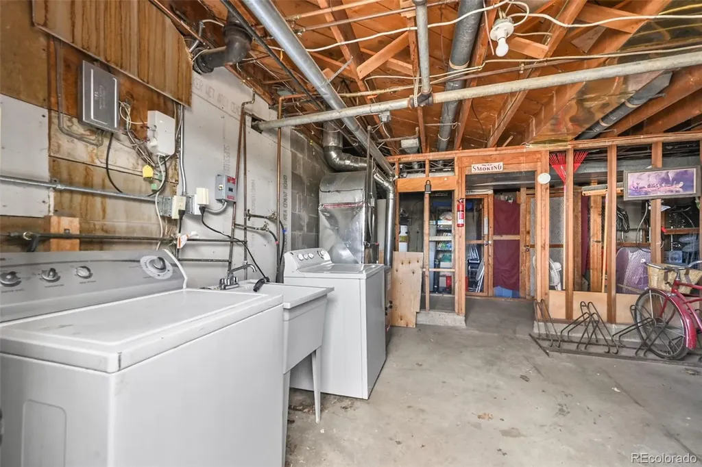 3286 W Fairview Place Denver CO 80211