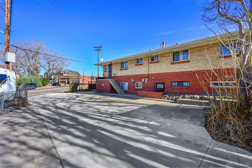 3286 W Fairview Place Denver CO 80211