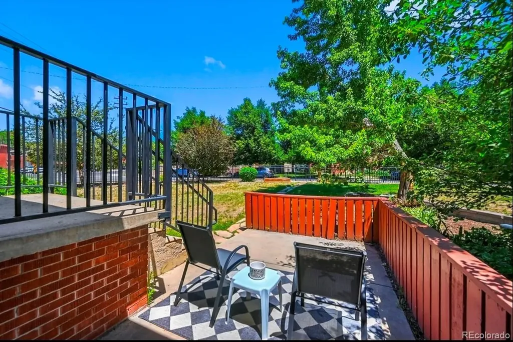 3286 W Fairview Place Denver CO 80211