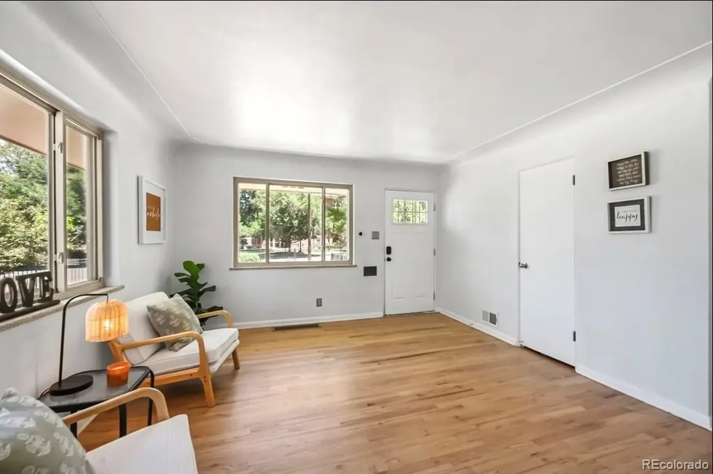 3286 W Fairview Place Denver CO 80211