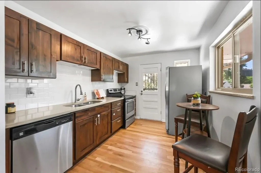 3286 W Fairview Place Denver CO 80211